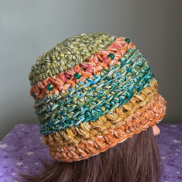 Colorful Crochet Flower beanie medium soft acrylic yarn new - Picture 4 of 10